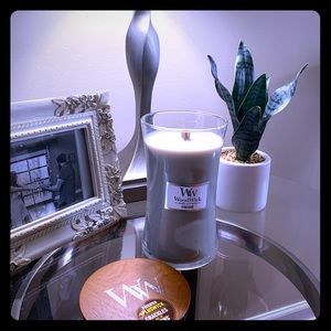 Wood Wick ‘Fireside’ candle.